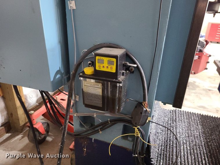 image for item LH9865 Bridgeport  milling machine