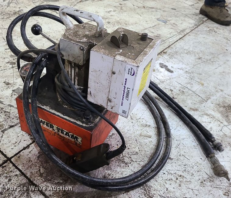 image for item LH9867 Power Team  hydraulic power unit
