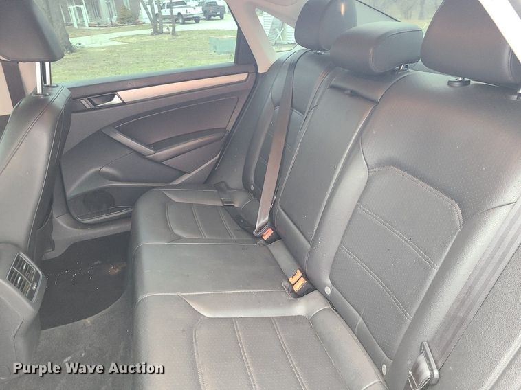 image for item LH9868 2014 Volkswagen Passat TDI SE
