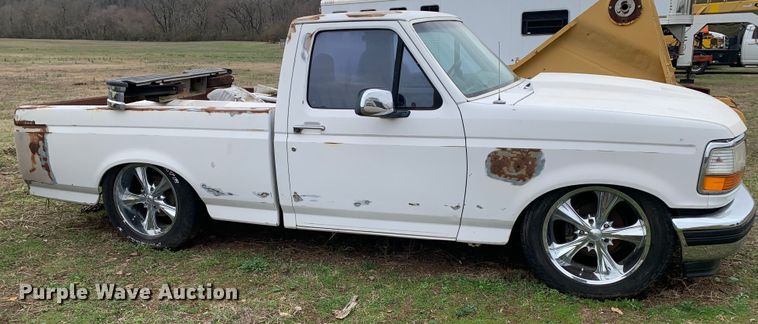 image for item LI9100 1996 Ford F150  pickup truck
