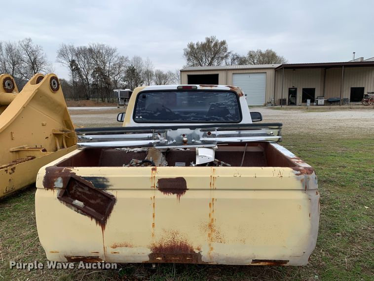 image for item LI9100 1996 Ford F150  pickup truck