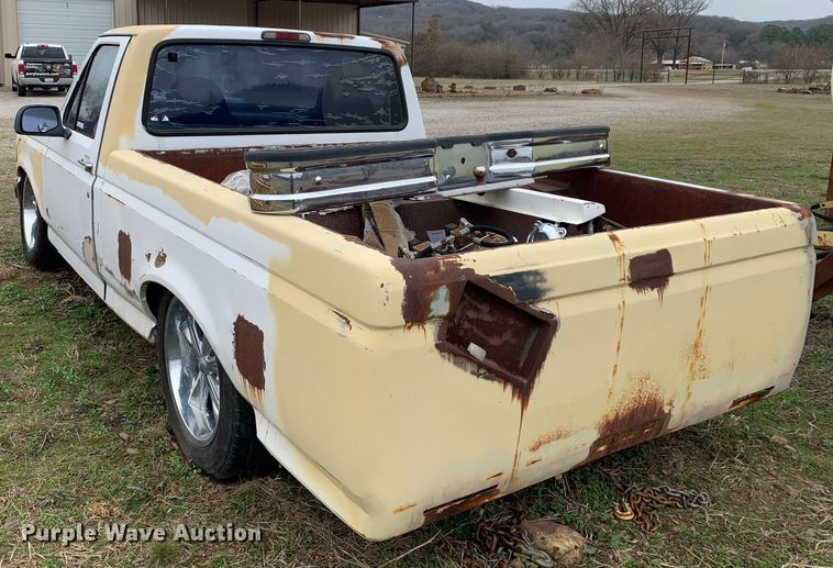 image for item LI9100 1996 Ford F150  pickup truck