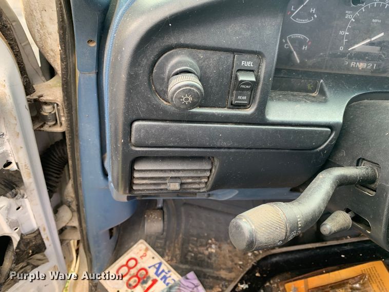 image for item LI9100 1996 Ford F150  pickup truck