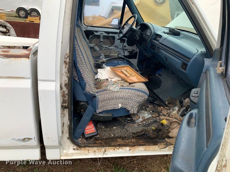 image for item LI9100 1996 Ford F150  pickup truck