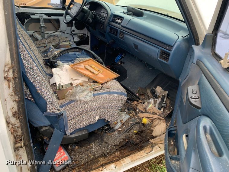 image for item LI9100 1996 Ford F150  pickup truck