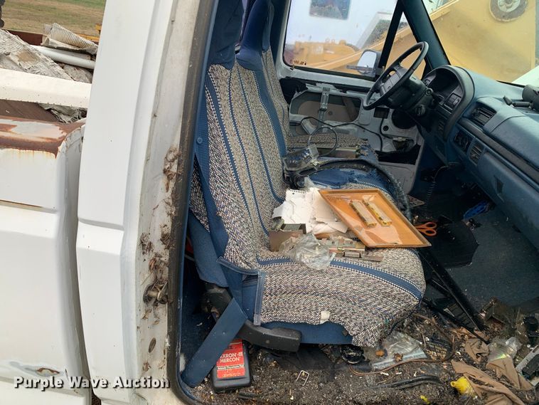 image for item LI9100 1996 Ford F150  pickup truck