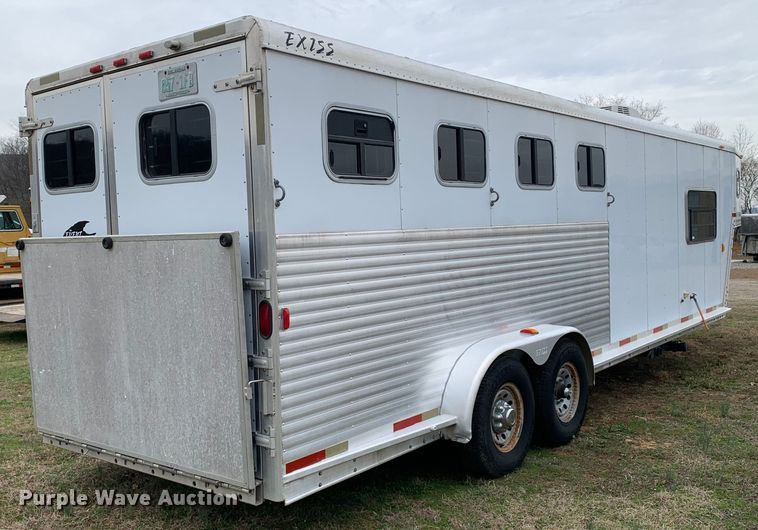 image for item LI9105 2003 Exiss GNHC-726-T  livestock trailer
