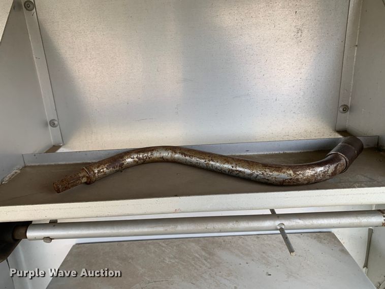 image for item LI9105 2003 Exiss GNHC-726-T  livestock trailer