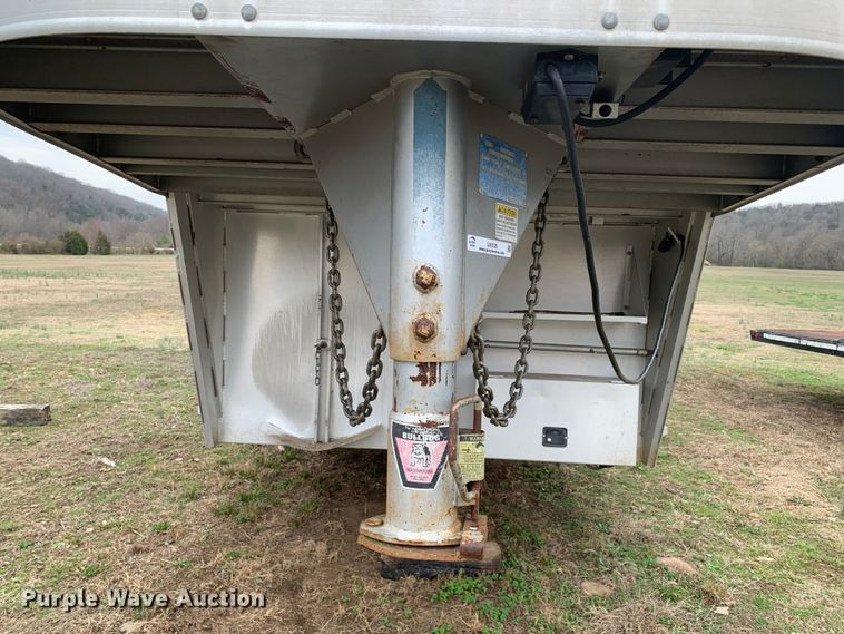 image for item LI9105 2003 Exiss GNHC-726-T  livestock trailer