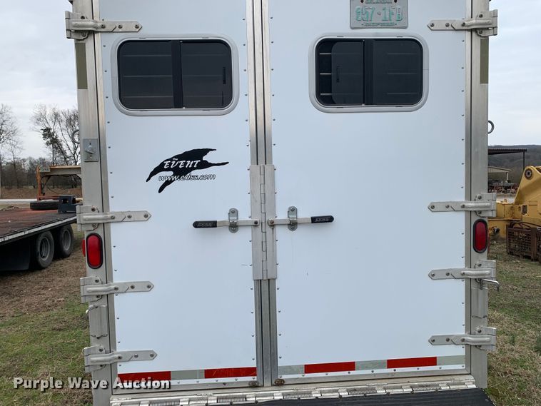 image for item LI9105 2003 Exiss GNHC-726-T  livestock trailer