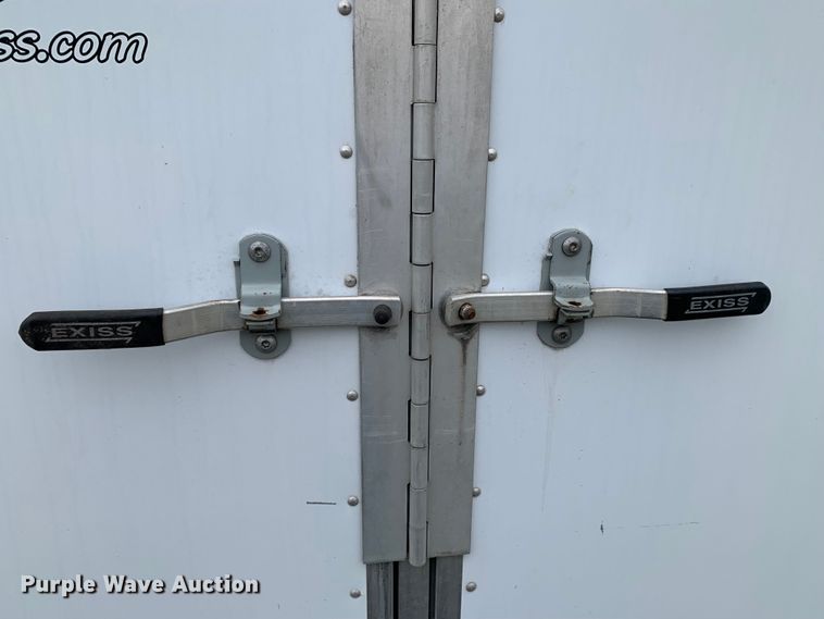 image for item LI9105 2003 Exiss GNHC-726-T  livestock trailer