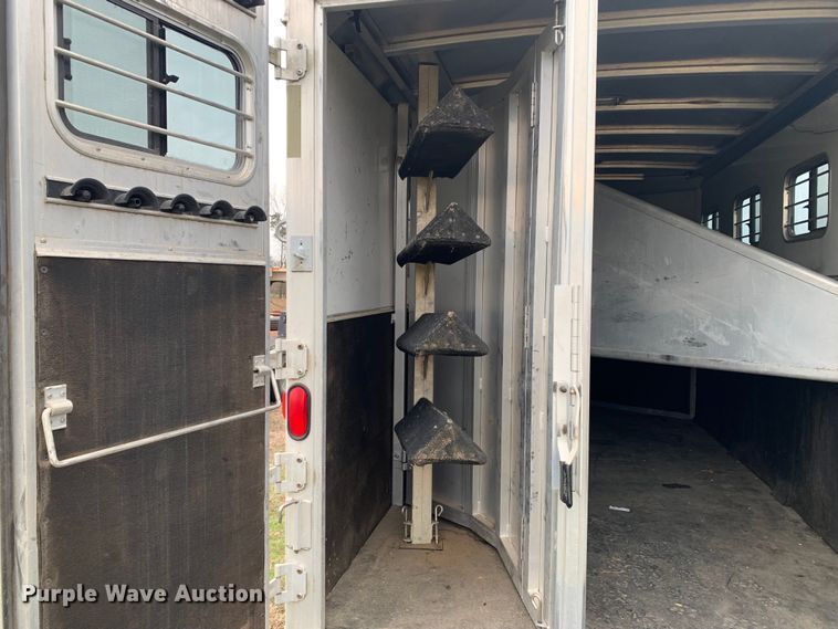 image for item LI9105 2003 Exiss GNHC-726-T  livestock trailer