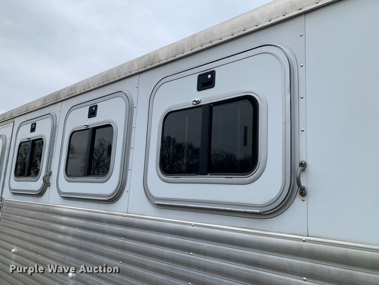 image for item LI9105 2003 Exiss GNHC-726-T  livestock trailer