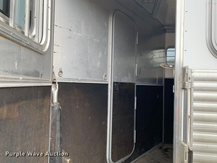 image for item LI9105 2003 Exiss GNHC-726-T  livestock trailer