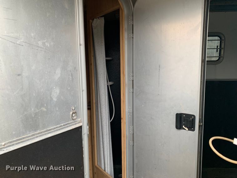 image for item LI9105 2003 Exiss GNHC-726-T  livestock trailer