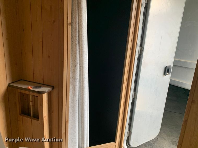 image for item LI9105 2003 Exiss GNHC-726-T  livestock trailer