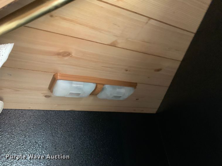 image for item LI9105 2003 Exiss GNHC-726-T  livestock trailer