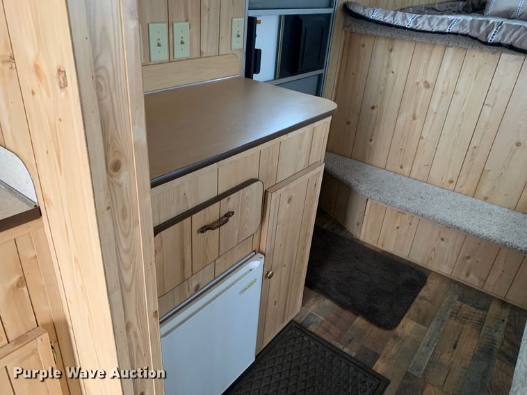 image for item LI9105 2003 Exiss GNHC-726-T  livestock trailer