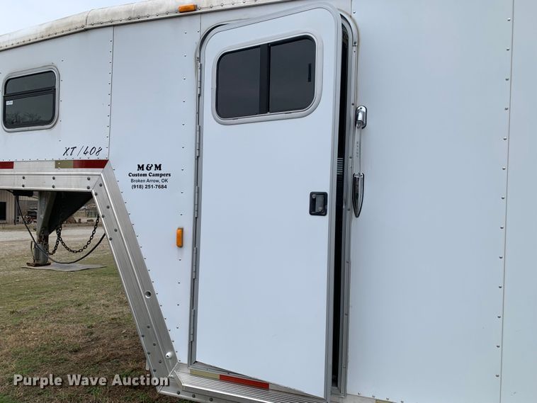 image for item LI9105 2003 Exiss GNHC-726-T  livestock trailer