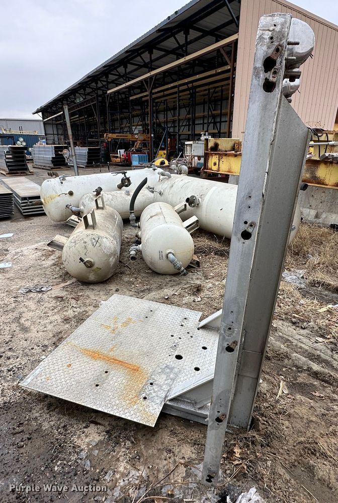 image for item LN9085 Aluminum headache rack