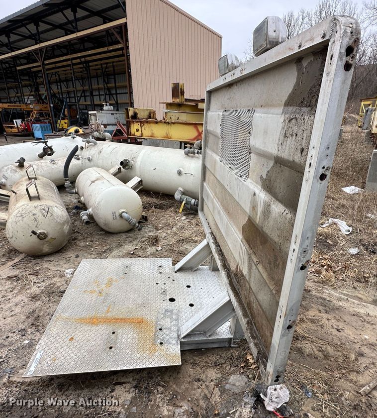 image for item LN9085 Aluminum headache rack