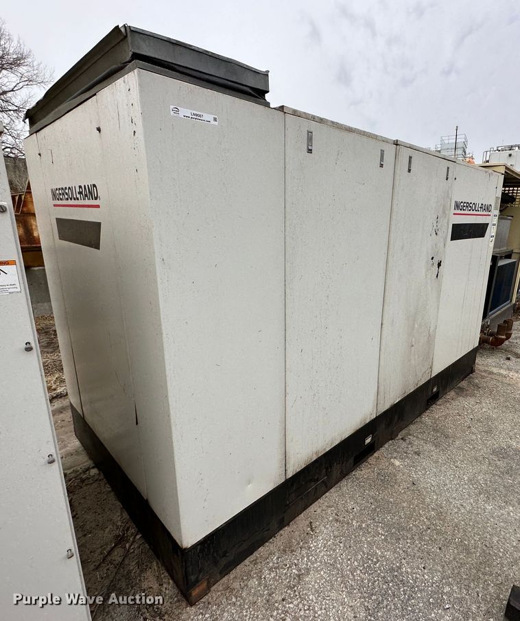 image for item LN9087 Ingersoll Rand SSR-EPE200-2S  air compressor