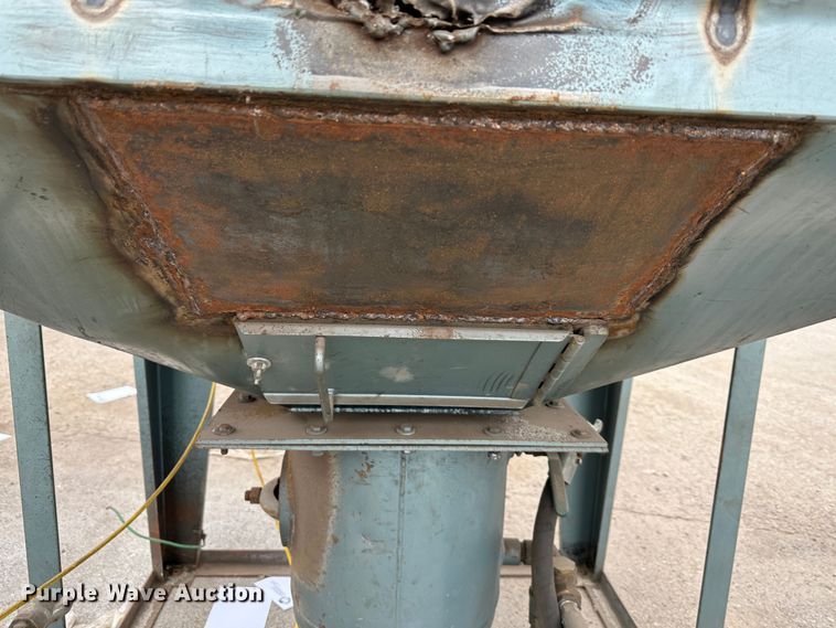 image for item LN9093 Universal  sandblasting cabinet