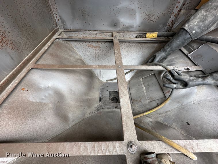 image for item LN9093 Universal  sandblasting cabinet