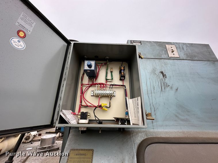 image for item LN9093 Universal  sandblasting cabinet