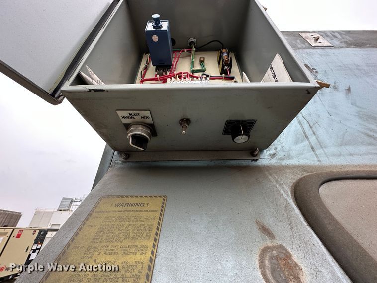 image for item LN9093 Universal  sandblasting cabinet