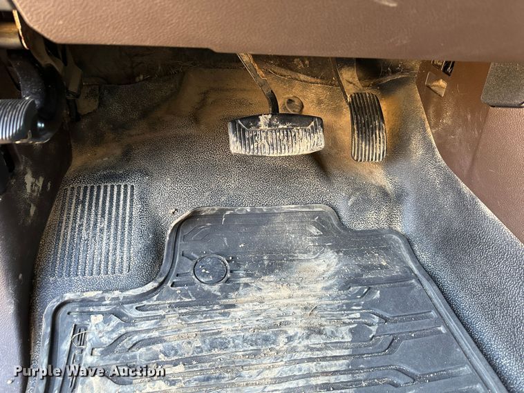 image for item LN9099 2017 Ford F450  Crew Cab pickup truck