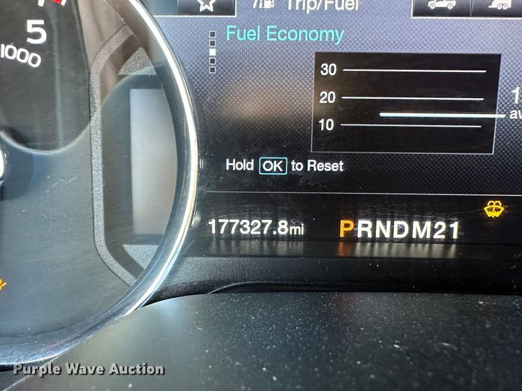 image for item LN9099 2017 Ford F450  Crew Cab pickup truck