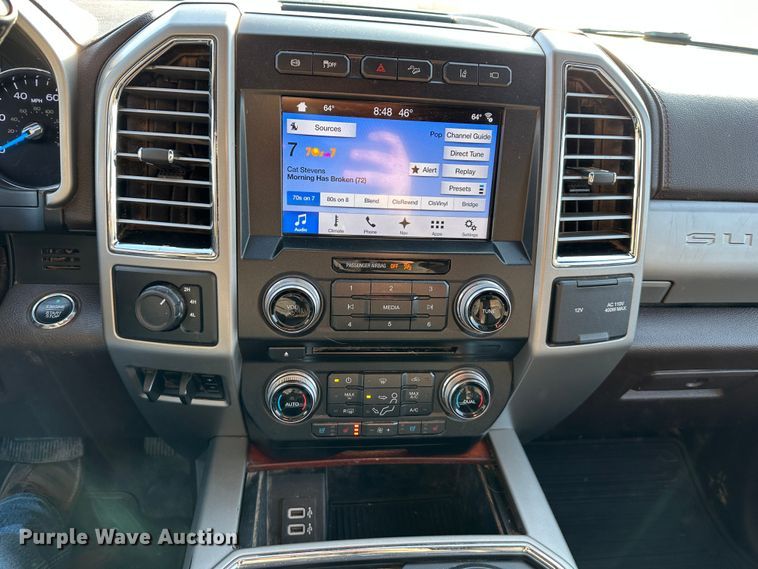 image for item LN9099 2017 Ford F450  Crew Cab pickup truck