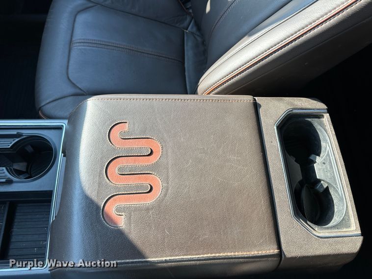 image for item LN9099 2017 Ford F450  Crew Cab pickup truck