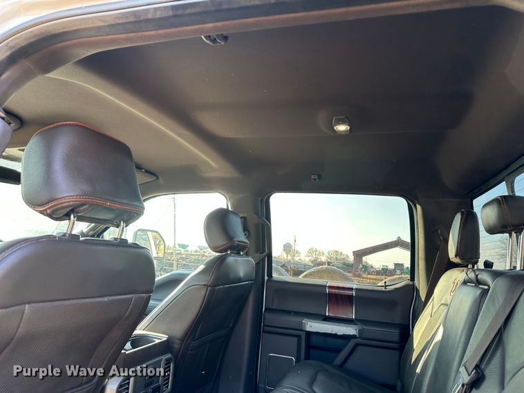 image for item LN9099 2017 Ford F450  Crew Cab pickup truck