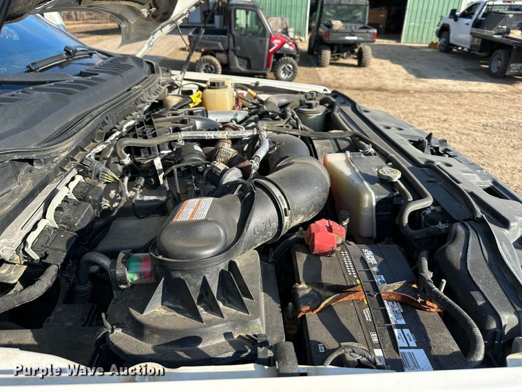 image for item LN9099 2017 Ford F450  Crew Cab pickup truck