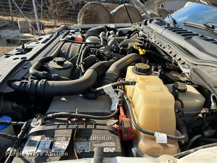 image for item LN9099 2017 Ford F450  Crew Cab pickup truck