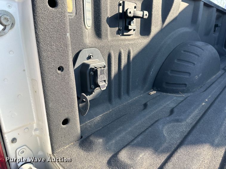 image for item LN9099 2017 Ford F450  Crew Cab pickup truck