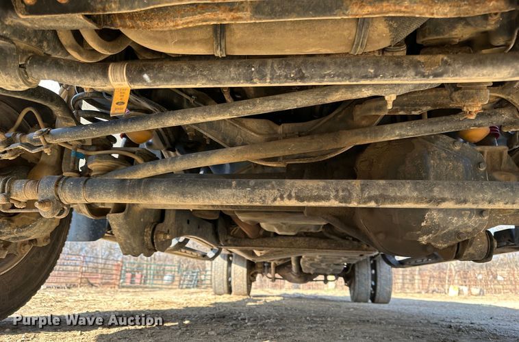 image for item LN9099 2017 Ford F450  Crew Cab pickup truck