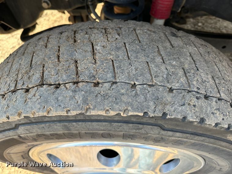 image for item LN9099 2017 Ford F450  Crew Cab pickup truck