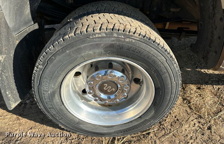 image for item LN9099 2017 Ford F450  Crew Cab pickup truck