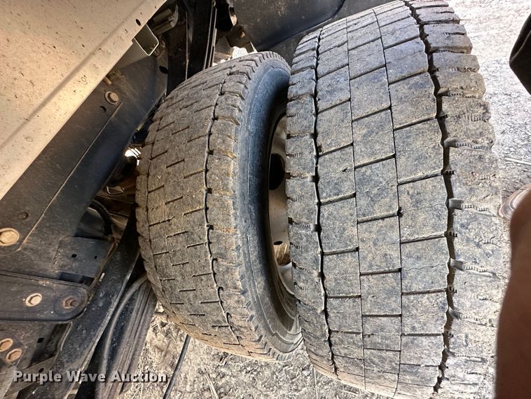 image for item LN9099 2017 Ford F450  Crew Cab pickup truck