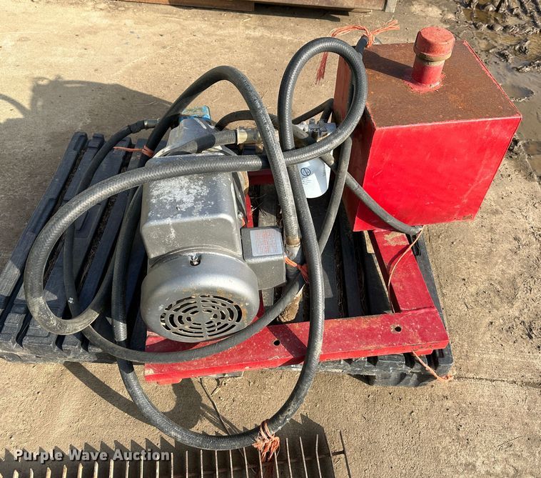 image for item LN9102 WW Manufacturing 1282  squeeze chute