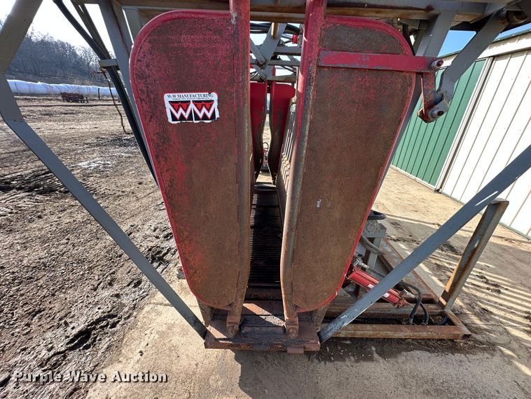 image for item LN9102 WW Manufacturing 1282  squeeze chute