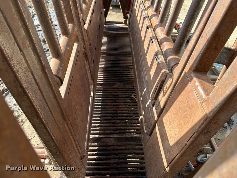 image for item LN9102 WW Manufacturing 1282  squeeze chute