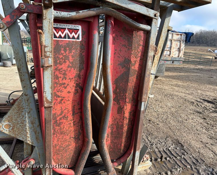 image for item LN9102 WW Manufacturing 1282  squeeze chute