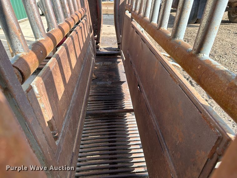 image for item LN9102 WW Manufacturing 1282  squeeze chute