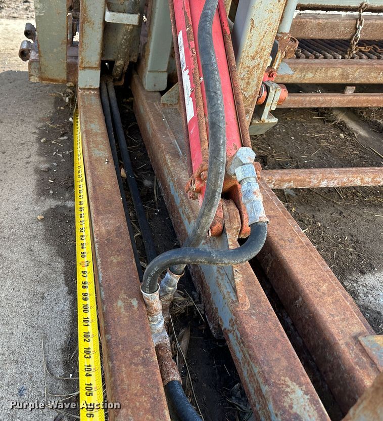 image for item LN9102 WW Manufacturing 1282  squeeze chute