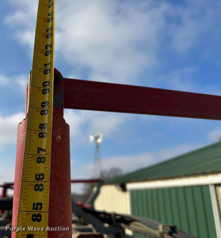 image for item LN9102 WW Manufacturing 1282  squeeze chute