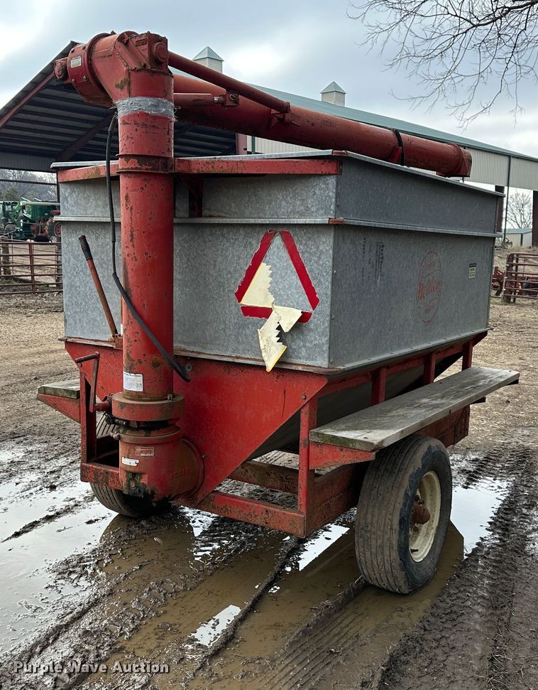 image for item LN9104 Heider  gravity wagon